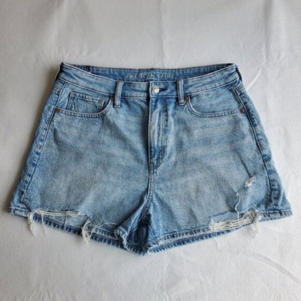 American Eagle Blue Distressed Mom Short Size 10